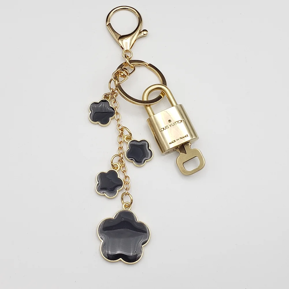 LV Gold Padlock Authentic 🔑 Luxury Bag Charm w/ Unbranded Flower Keychain - Picture 5 of 14